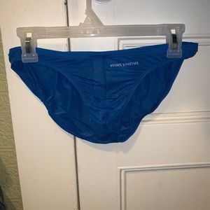 Private structure bikini size L